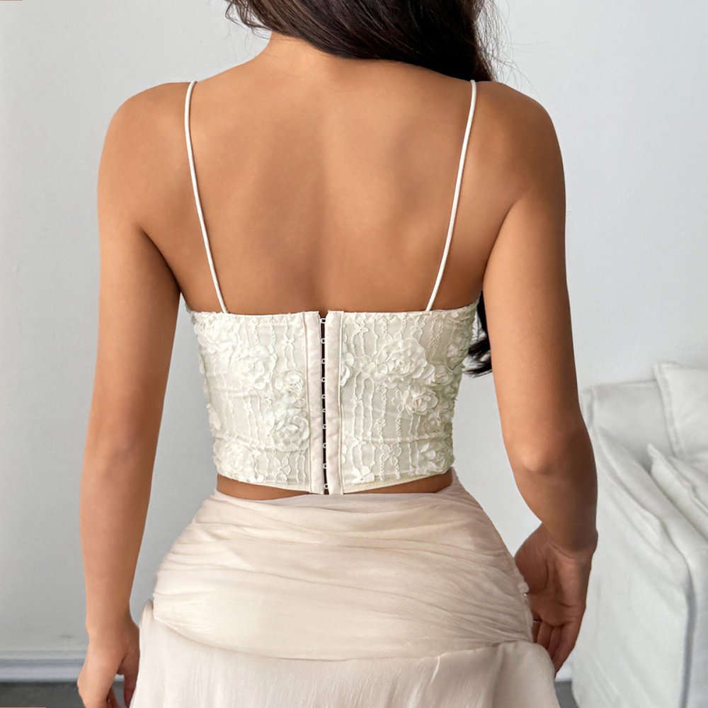 Top Cropped Branco com Flores 3D VEZTIVIA. Isso ajuda muito no Google Imagens.