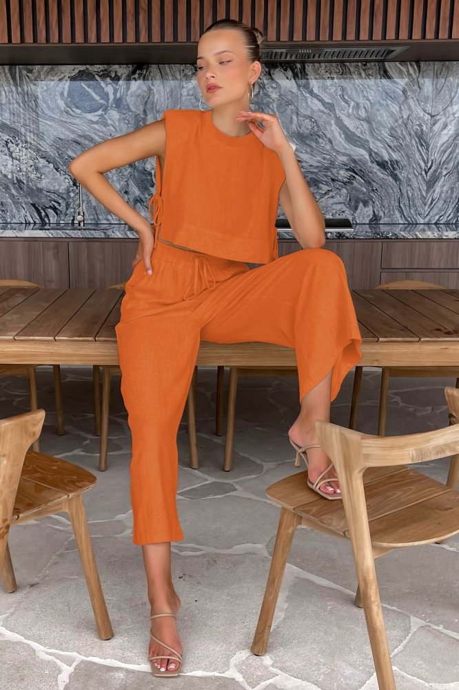 Conjunto Feminino de Algodão e Linho: Blusa Sem Mangas e Calça - VEZTIVIA