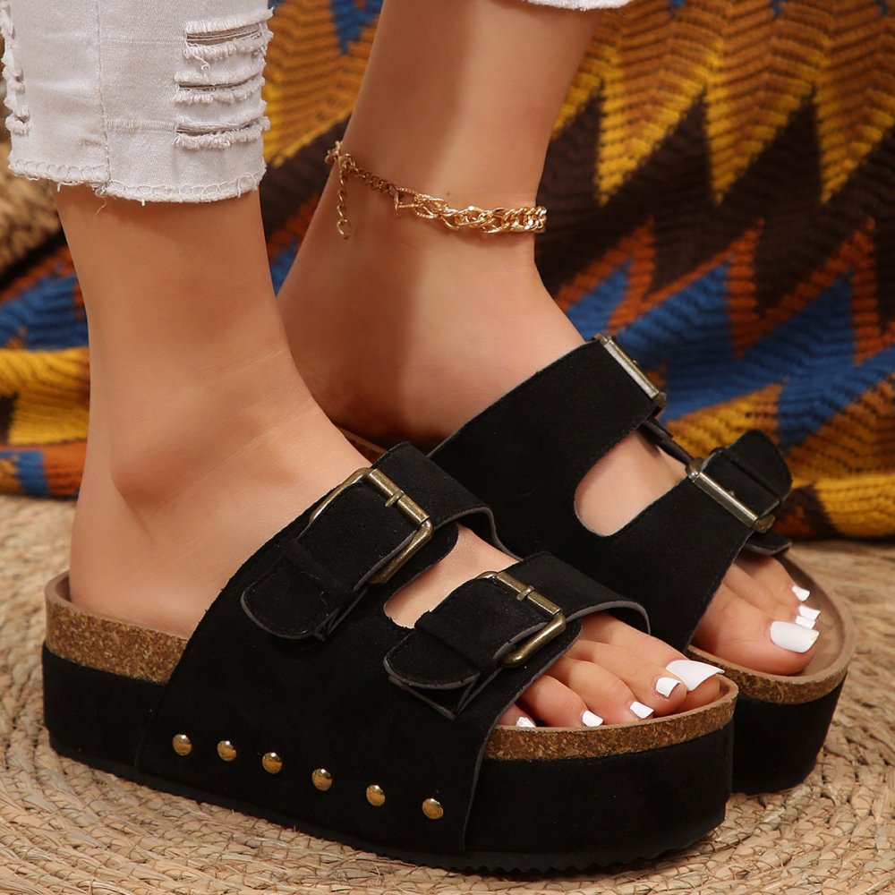 Large Size Thick - soled Boken Rivet Sandals - VEZTIVIA