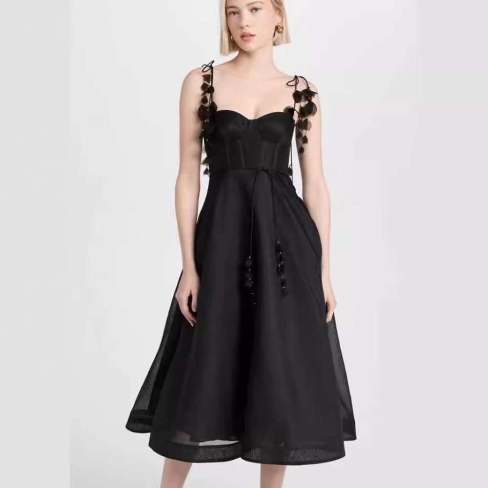 Vestido Midi em Linho e Seda com Decote Pétala e Cintura Marcada - VEZTIVIA